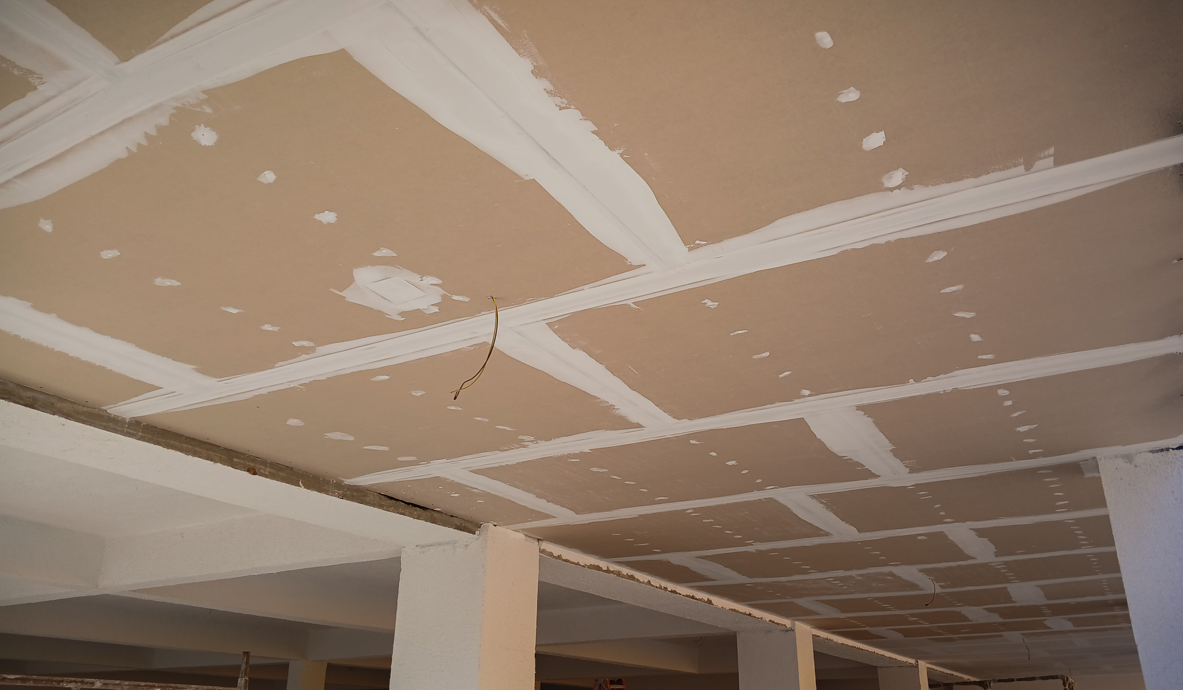 Forro em drywall com acabamento residencial instalado